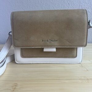 Ivy & Taylor Women’s Cross Body Bag with Adjustable Strap